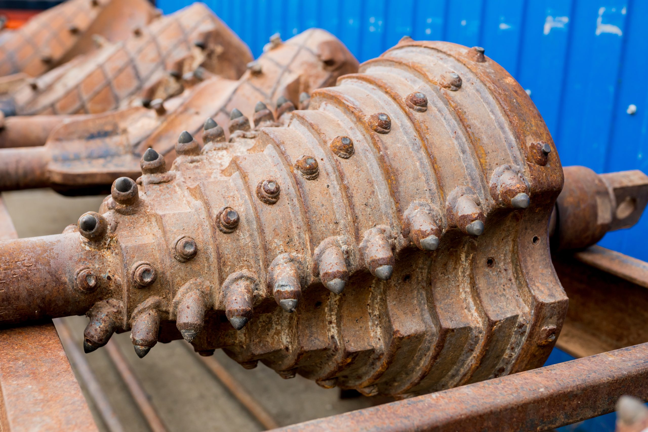 Well expander for horizontal directional drilling technology. Working process of the drilling machine.